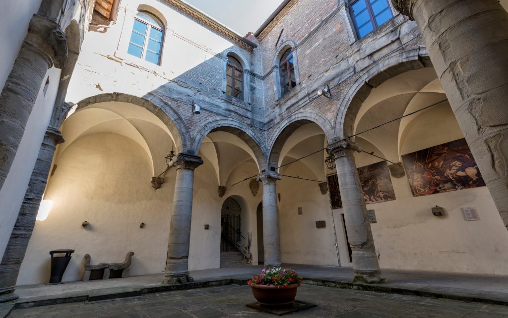 Palazzo Ubaldini porticato